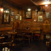 Mirror Pub