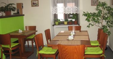 Vegetariánská a rybí restaurace Na 15. poledníku
