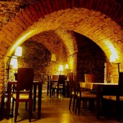 Radniční Vinárna &amp; Restaurace