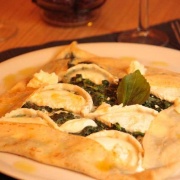Café &amp; Creperie POD VĚŽÍ
