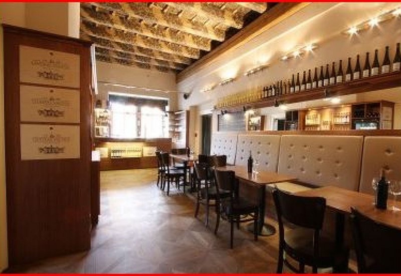 Videokavárna Trick Bar – vinný a koktejlový bar