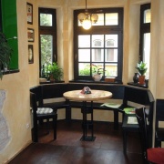 Old House Irish Pub