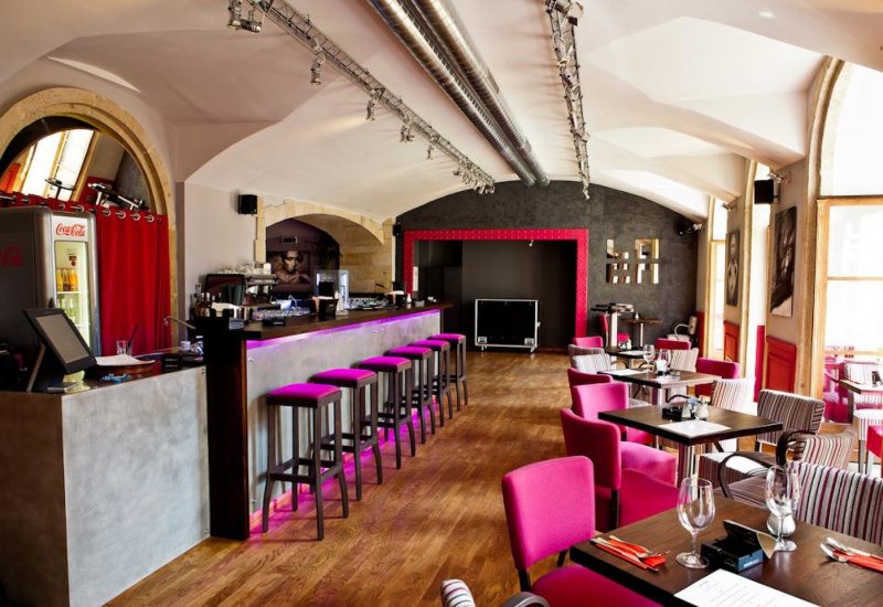 Loca restaurant &amp; café bar