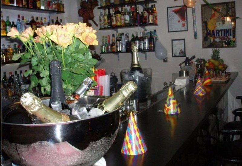 Bar High - American bar &amp; café