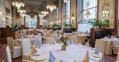 Francouzská restaurace Art Nouveau