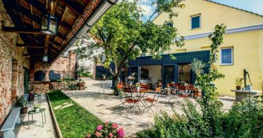 Dvorek café wine bistro Bořetice