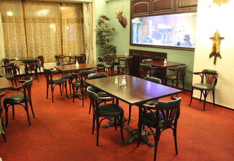 Myslivecká kavárna Hotelu Černý Orel
