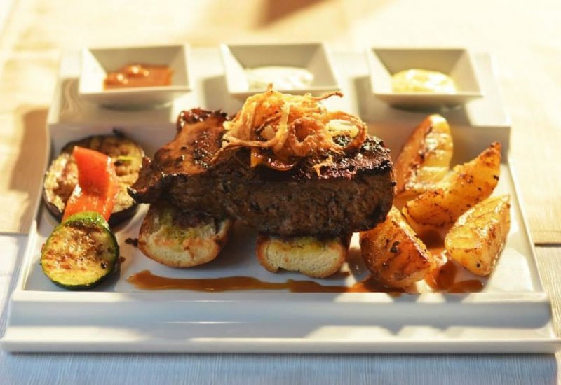 Steak grill James