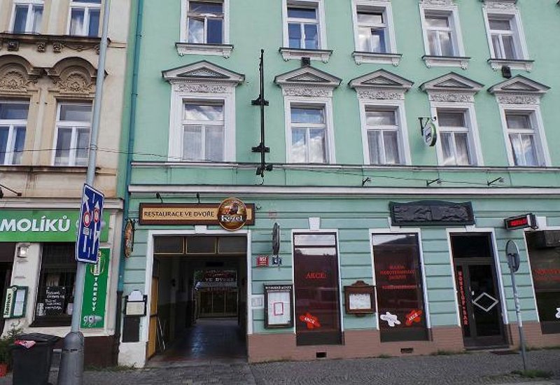 Ve Dvoře
