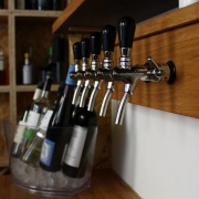 JustWINE bar &amp; shop Dvořákova 1