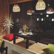 Café &amp; restaurant Bento House