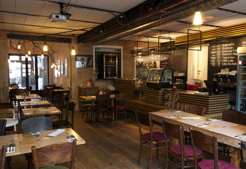 Hugo Bagel Café